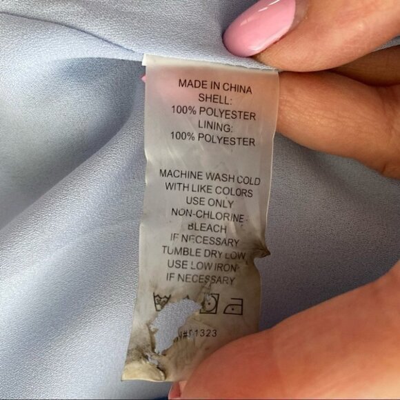 Vince Camuto floral print top with v-neckline and short sleeves - Picture 9 of 9